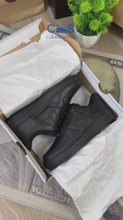 Nike Air Force 1 - Negro